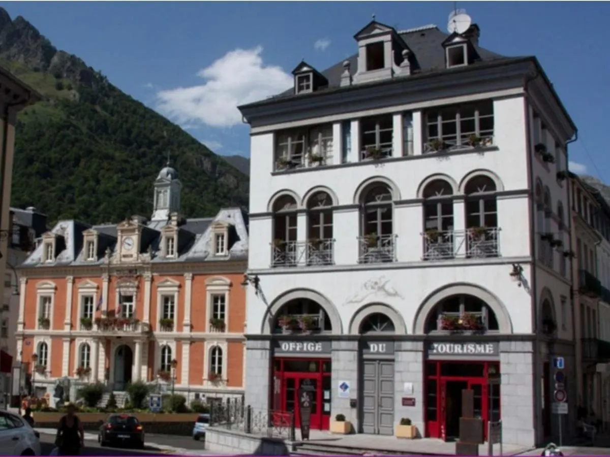 Appartement Renove 4-6 Pers, Centre-Ville Cauterets Avec Balcon Et Wifi, A 600M Des Pistes - Fr-1-401-249